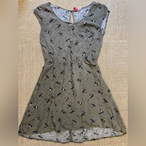Divided by H&M scoped neckline dress, key hole back - size 6